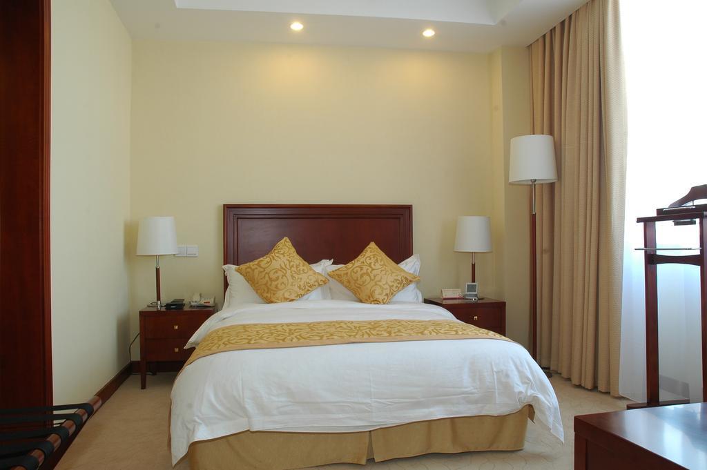 Century Hotel Taicang Room photo