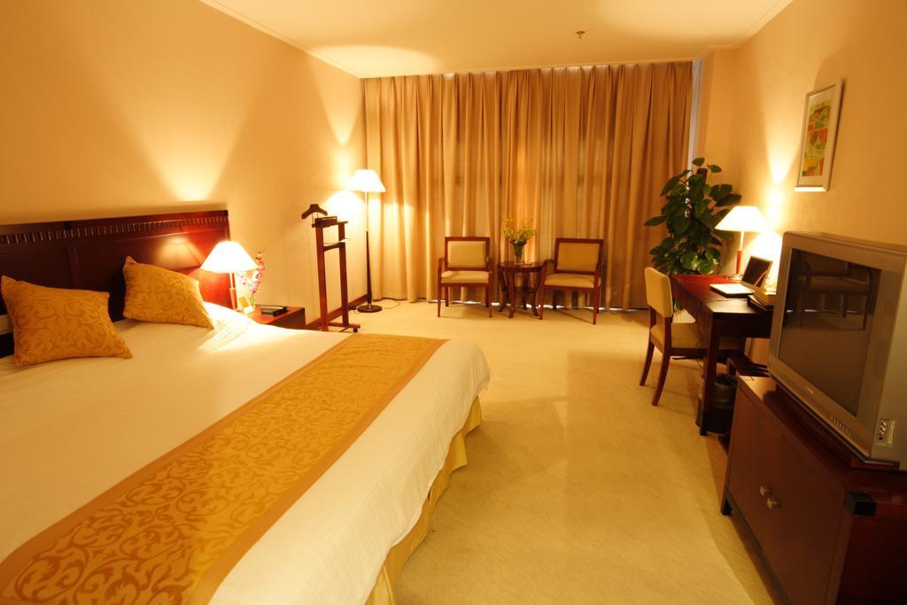 Century Hotel Taicang Room photo