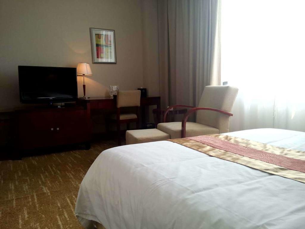 Century Hotel Taicang Room photo